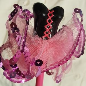 Betsey Johnson / pen